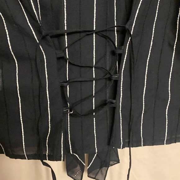 Anne Fontaine Ruffle Front Long Sleeve Blouse, Size 4/6 US Color Black/White - Picture 6 of 11